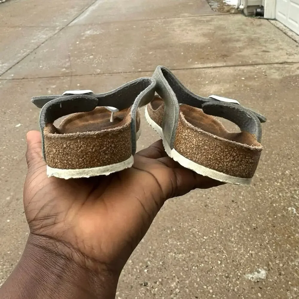 Birkenstock Gizeh Silver Metallic Thong Sandals Birk Size 33 US Size 2‎ Kids